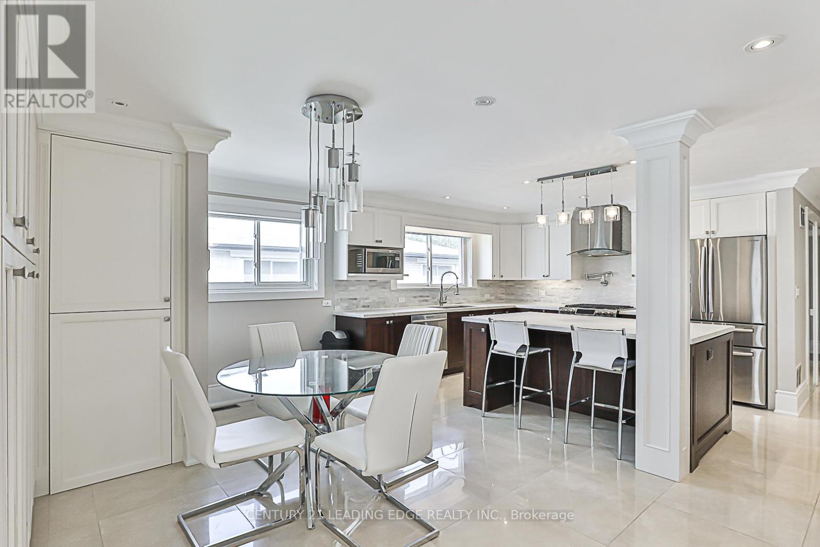 13 Richardson Drive, Aurora, Ontario  L4G 1Y9 - Photo 8 - N12203573