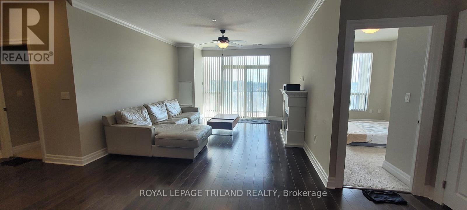 1008 - 240 Villagewalk Boulevard, London North, Ontario  N6G 0P6 - Photo 5 - X12203661