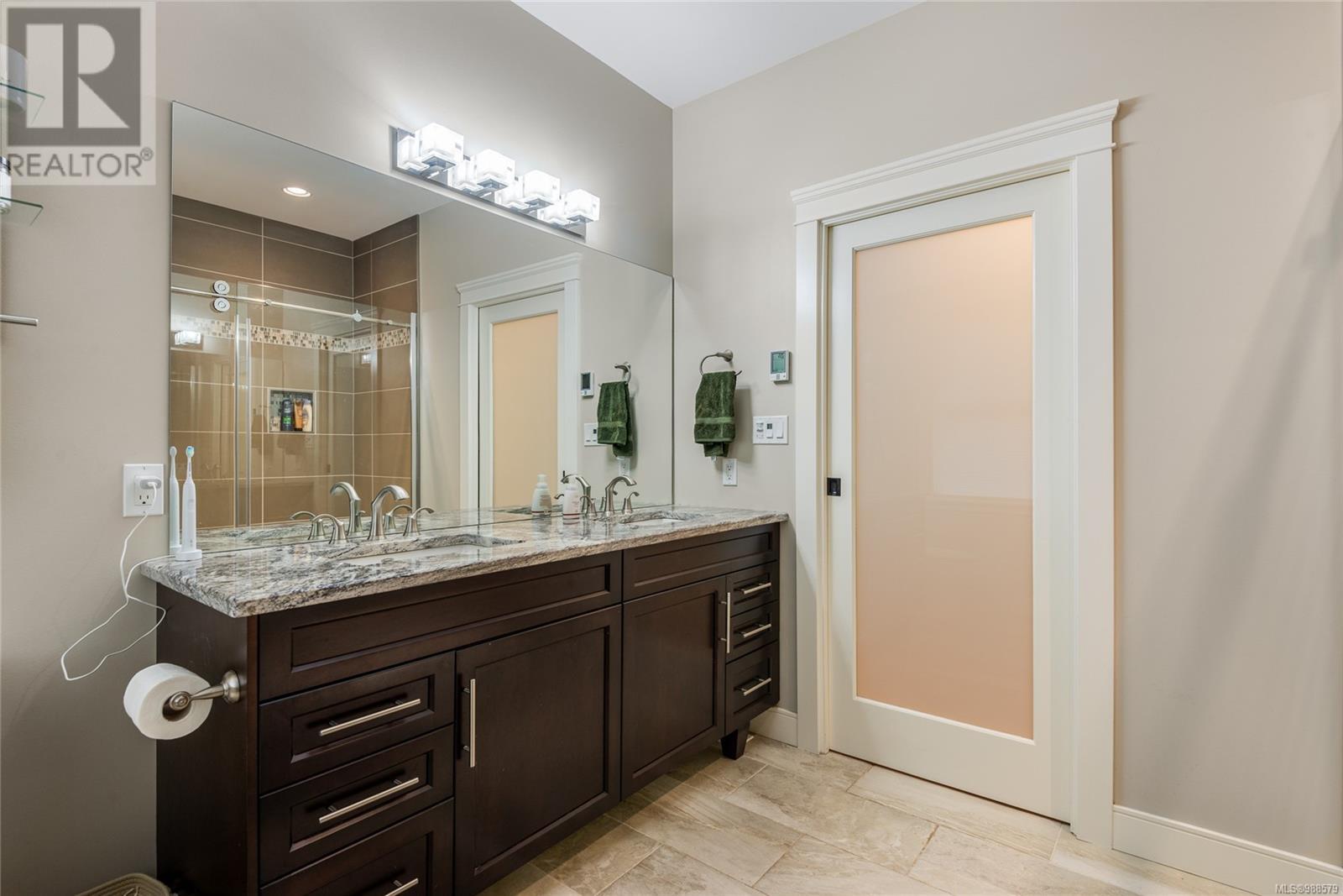 Property at 672 Pacific Heights Lane image 3