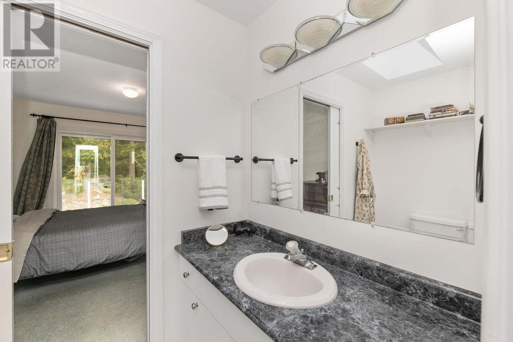 1270 Reed Road, Gibsons, British Columbia  V0N 1V7 - Photo 30 - R2943339