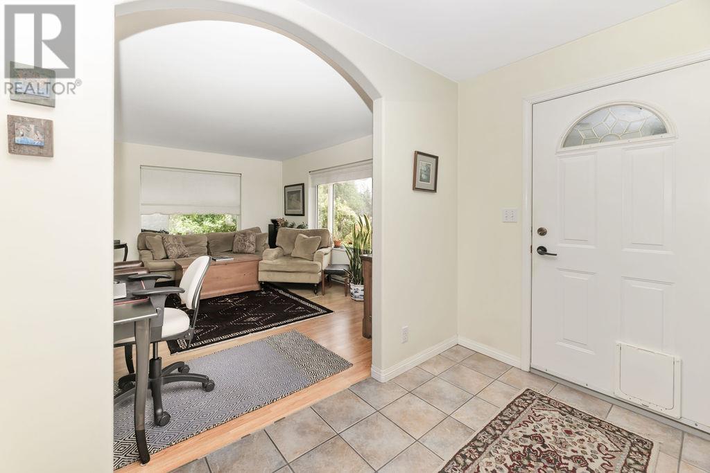 1270 Reed Road, Gibsons, British Columbia  V0N 1V7 - Photo 22 - R2943339