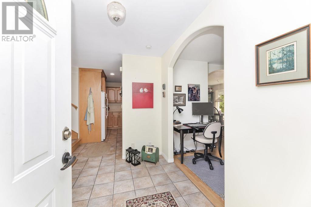 1270 Reed Road, Gibsons, British Columbia  V0N 1V7 - Photo 21 - R2943339