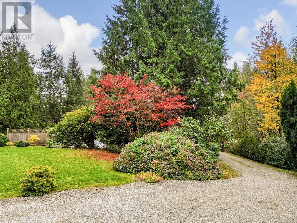 1270 Reed Road, Gibsons, British Columbia  V0N 1V7 - Photo 11 - R2943339