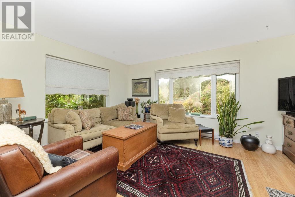 1270 Reed Road, Gibsons, British Columbia  V0N 1V7 - Photo 19 - R2943339