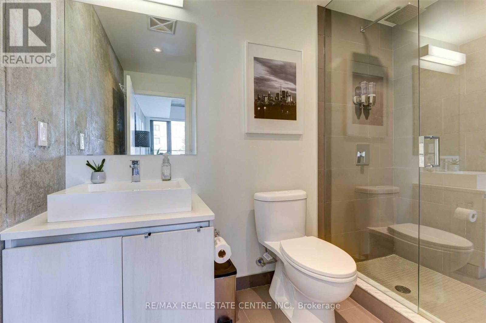 601 - 111 Bathurst Street, Toronto, Ontario  M5V 2R1 - Photo 7 - C12164319