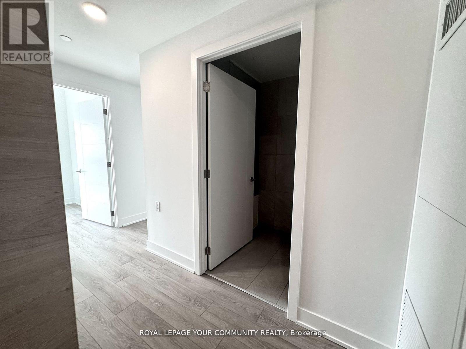 1804 - 200 Redpath Avenue, Toronto, Ontario  M4P 0E6 - Photo 4 - C12203205