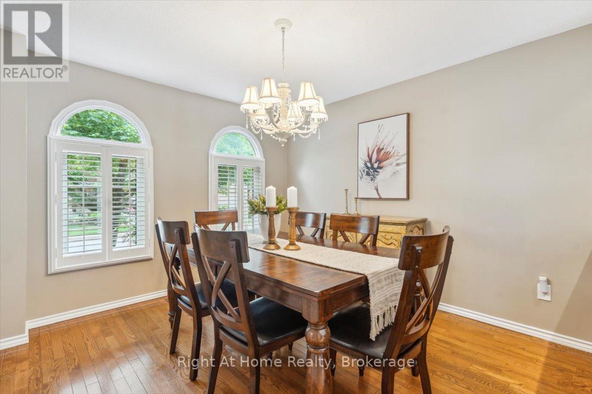 236 O'donoghue Avenue, Oakville (Ro River Oaks), Ontario  L6H 3W6 - Photo 12 - W12203603