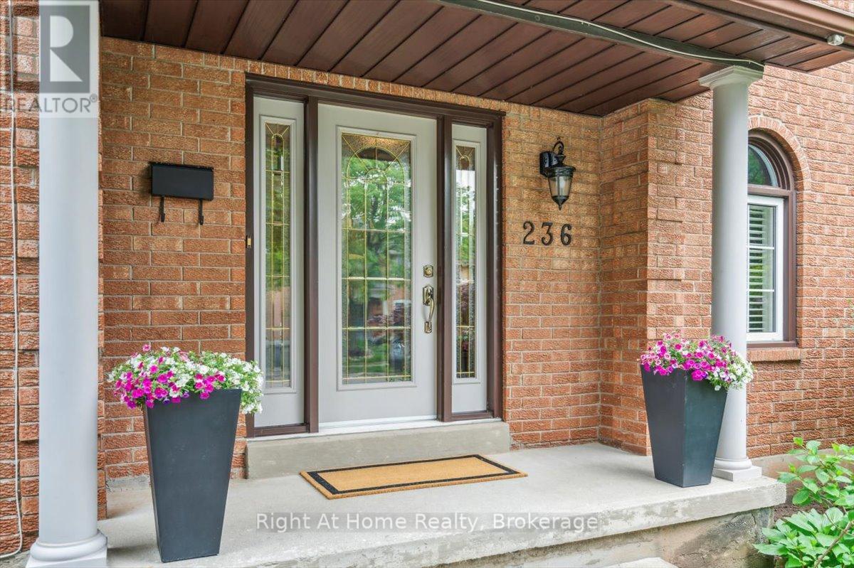 236 O'donoghue Avenue, Oakville, Ontario  L6H 3W6 - Photo 2 - W12203603