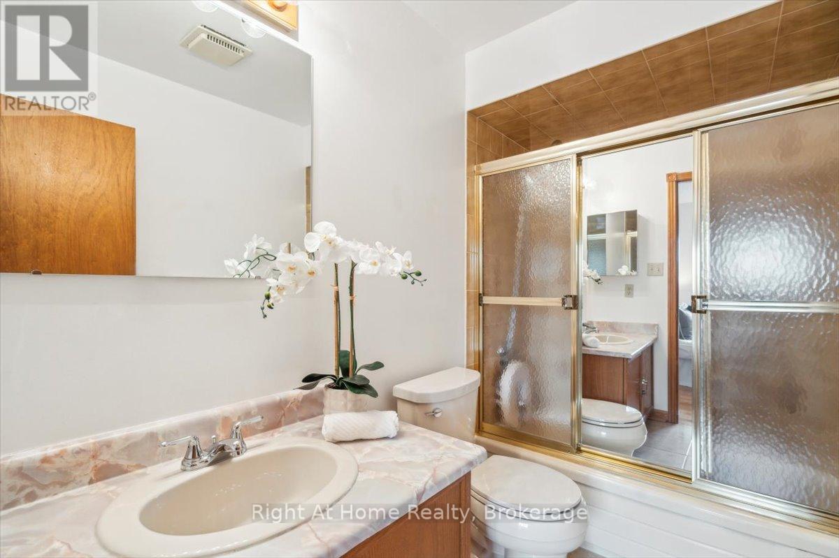 236 O'donoghue Avenue, Oakville (Ro River Oaks), Ontario  L6H 3W6 - Photo 27 - W12203603