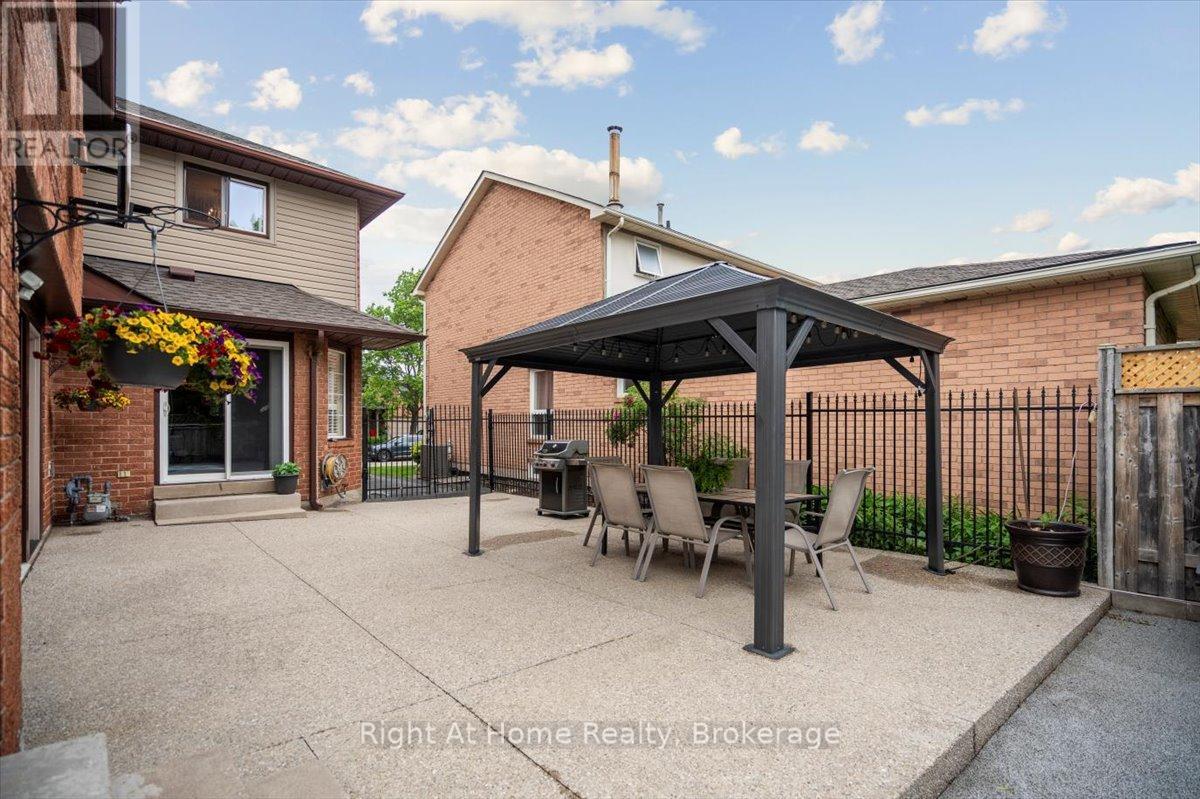 236 O'donoghue Avenue, Oakville (Ro River Oaks), Ontario  L6H 3W6 - Photo 36 - W12203603