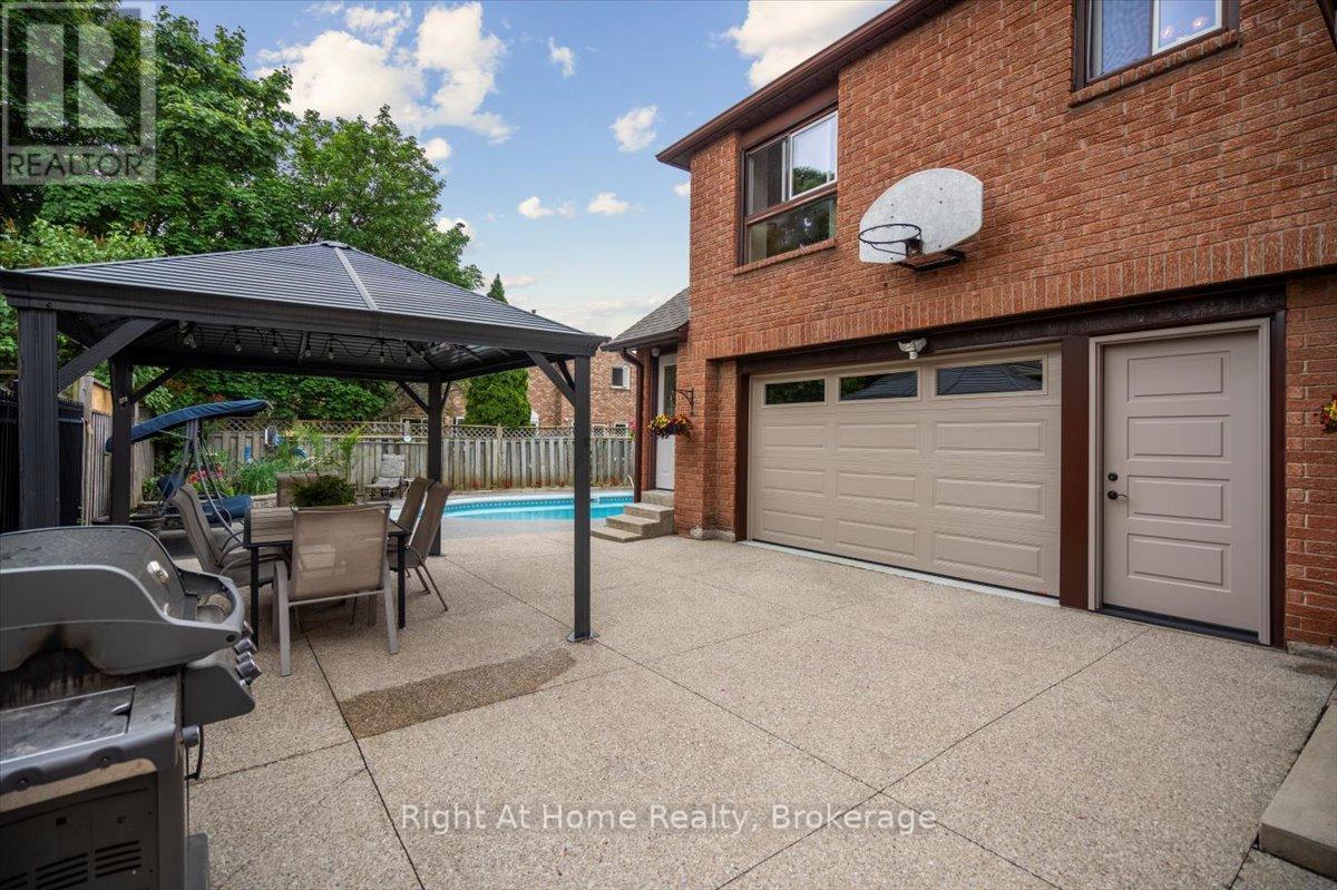 236 O'donoghue Avenue, Oakville (Ro River Oaks), Ontario  L6H 3W6 - Photo 37 - W12203603