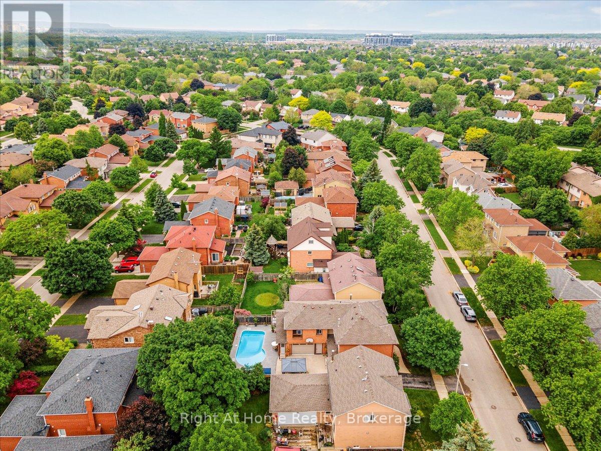 236 O'donoghue Avenue, Oakville (Ro River Oaks), Ontario  L6H 3W6 - Photo 44 - W12203603