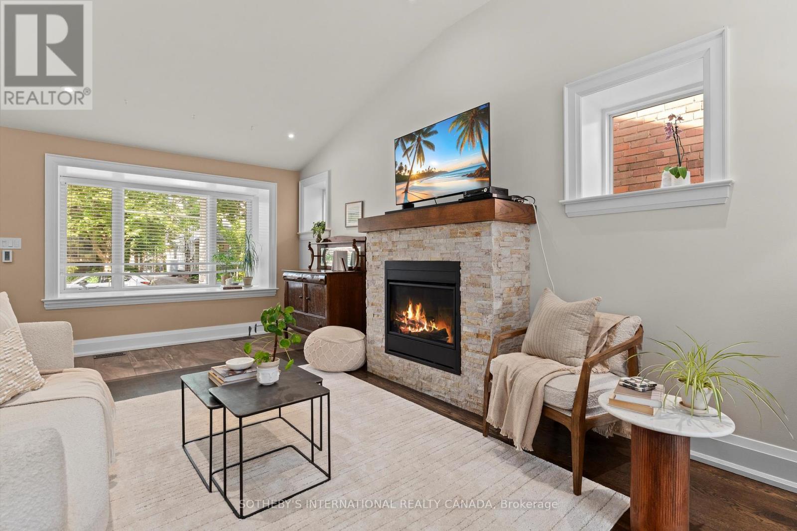 1a Bowmore Road, Toronto, Ontario  M4L 3H6 - Photo 7 - E12203108