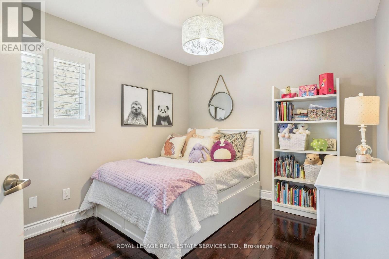 63 Long Branch Avenue, Toronto, Ontario  M8W 3J3 - Photo 18 - W12203530