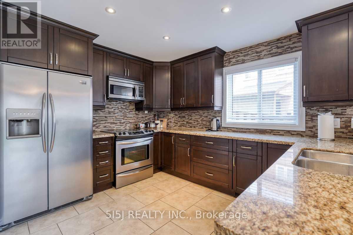 4679 Owl Circle, Mississauga (Hurontario), Ontario  L4Z 2W8 - Photo 7 - W12203553
