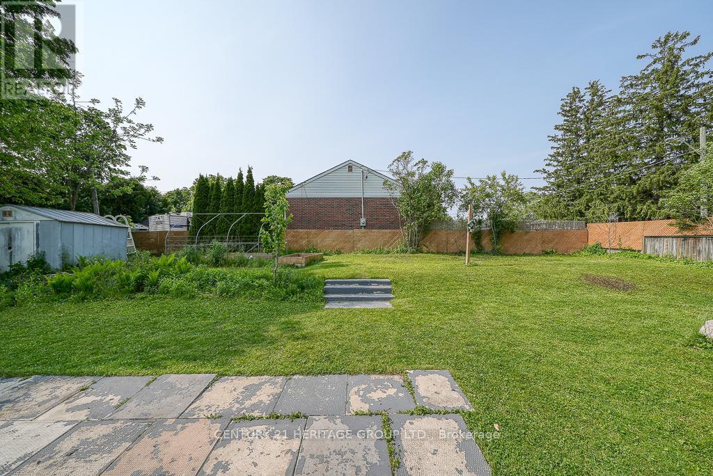 825 Maple Avenue, Woodstock (Woodstock - South), Ontario  N4S 2A5 - Photo 36 - X12197507