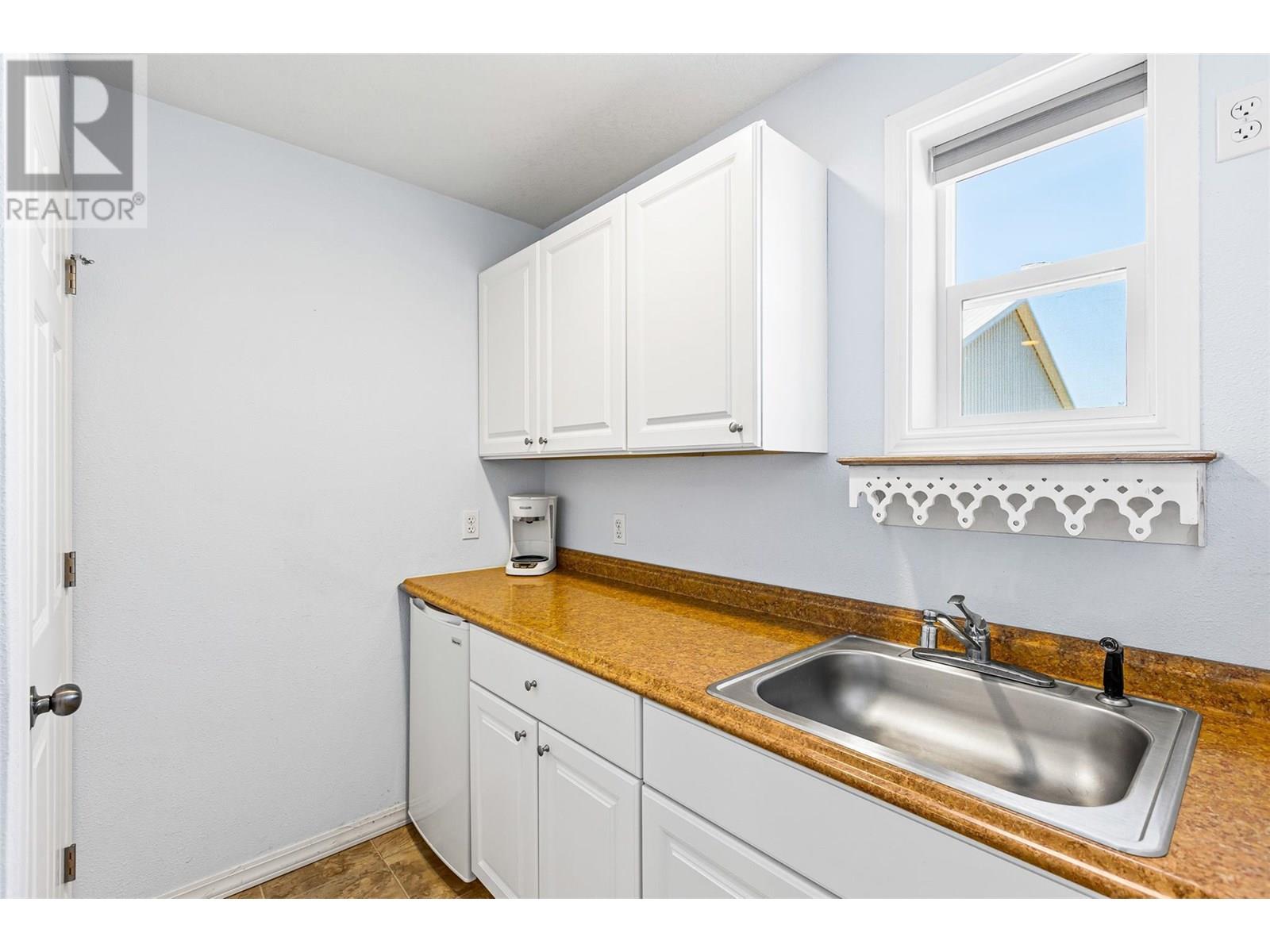 1993a Airport Road Unit# 16, Creston, British Columbia V0B 1G2 - Photo 11 - 10351253