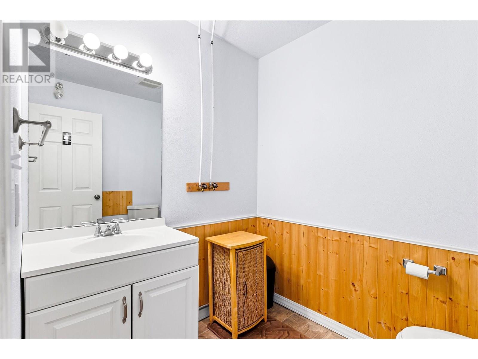 1993a Airport Road Unit# 16, Creston, British Columbia V0B 1G2 - Photo 7 - 10351253