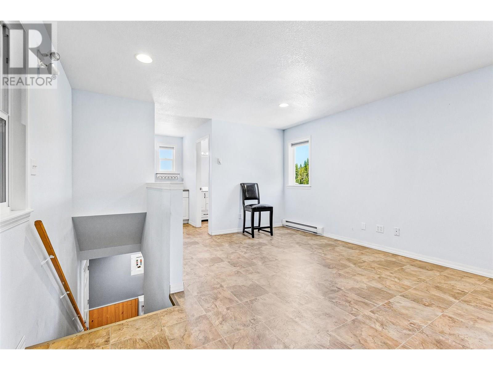 1993a Airport Road Unit# 16, Creston, British Columbia V0B 1G2 - Photo 8 - 10351253