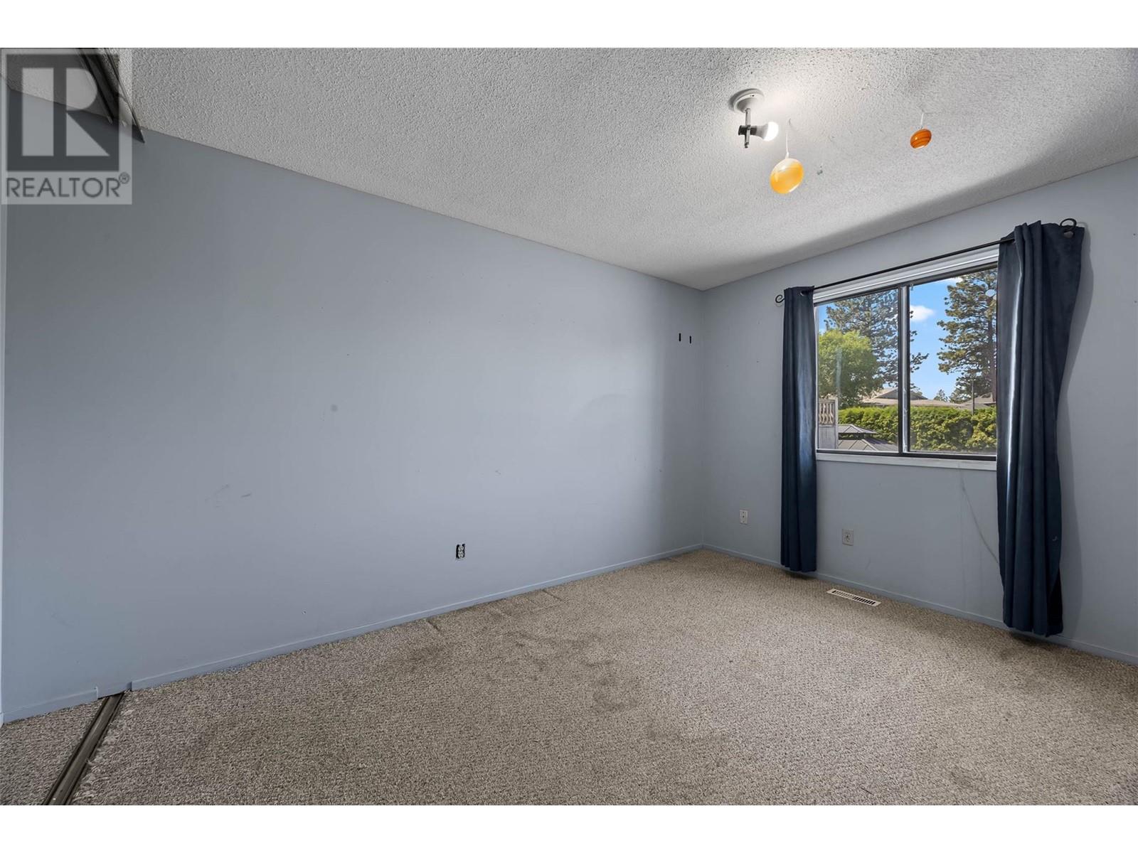 356 Hollyburn Drive, Kamloops, British Columbia  V2E 2M7 - Photo 12 - 10350999