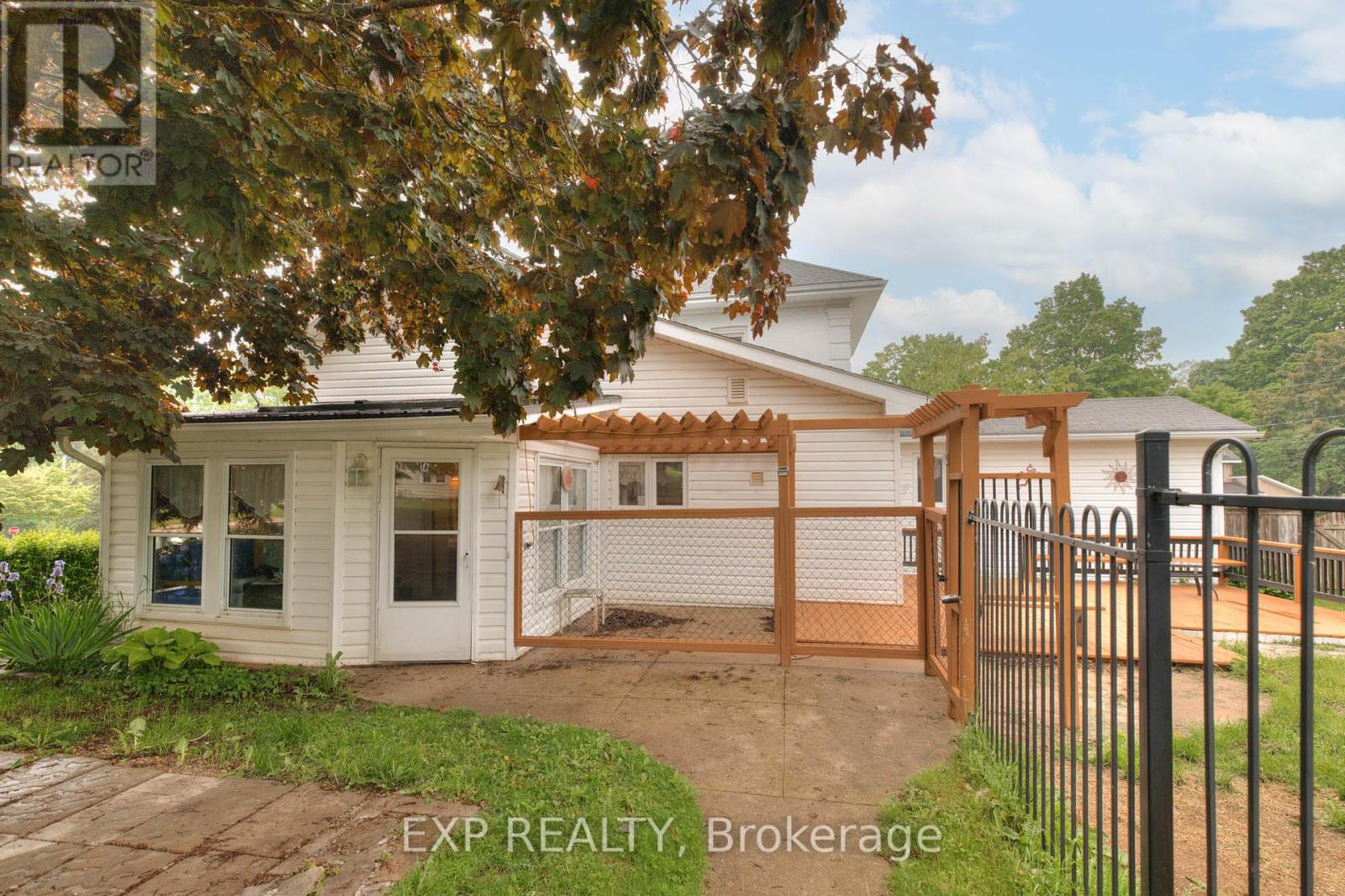 181 Shuter St Street, North Huron, Ontario  N0G 2W0 - Photo 4 - X12203518