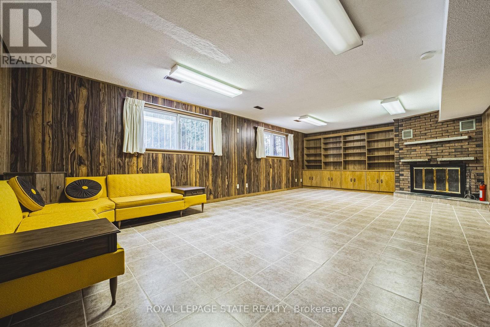 117 Iona Avenue, Hamilton (Ainslie Wood), Ontario  L8S 2L8 - Photo 36 - X12203568
