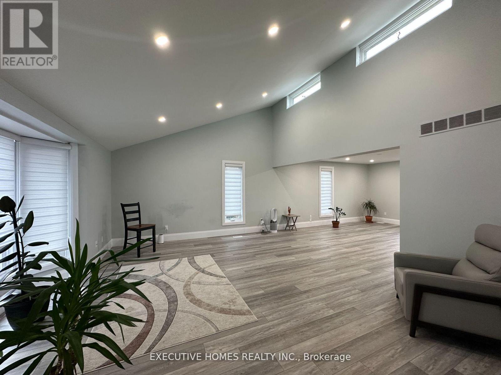 Property at 15 WESTBROOK PLACE image 2