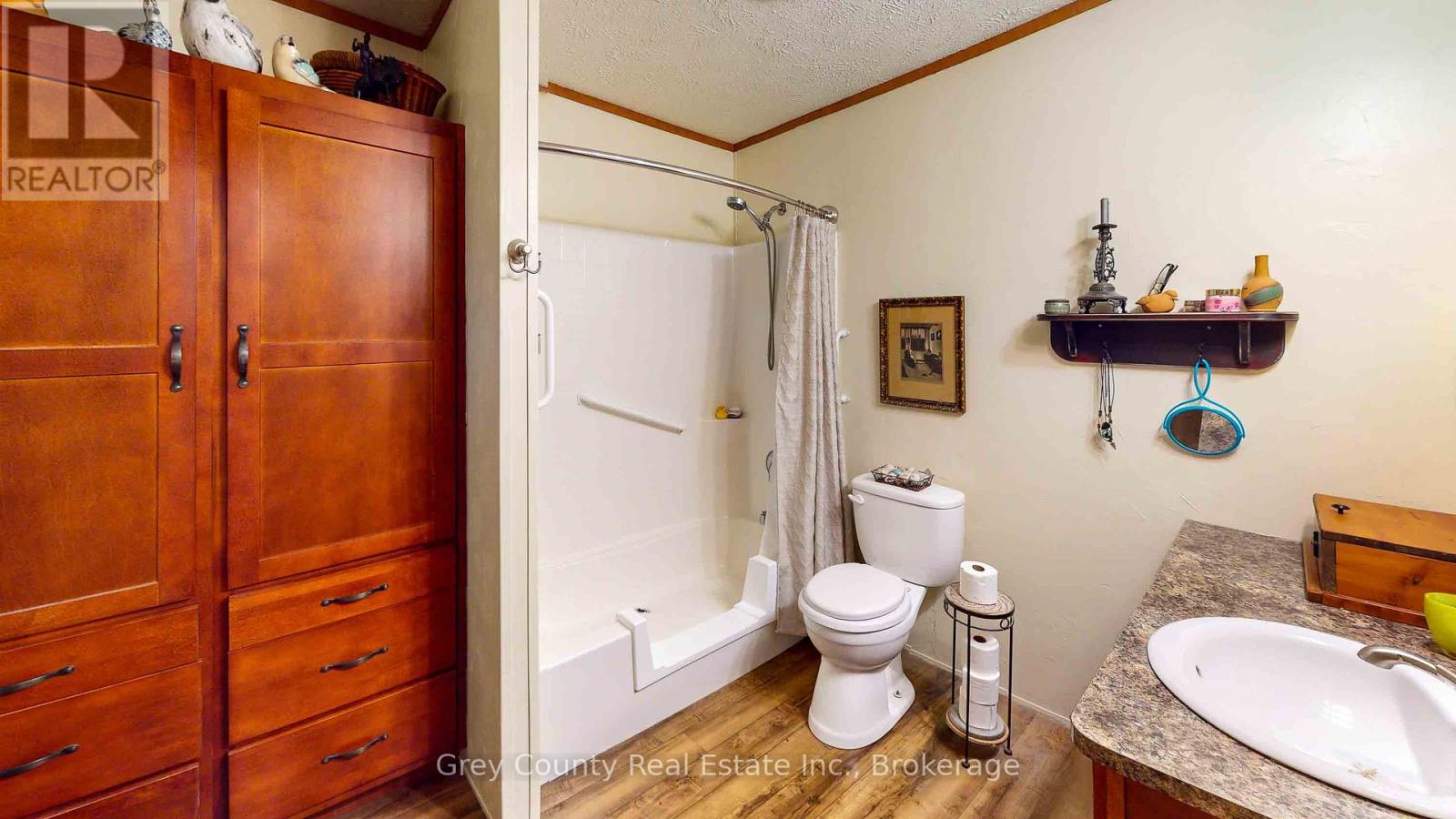 79 Sussex Square, Georgian Bluffs, Ontario  N4K 5N5 - Photo 25 - X12203599