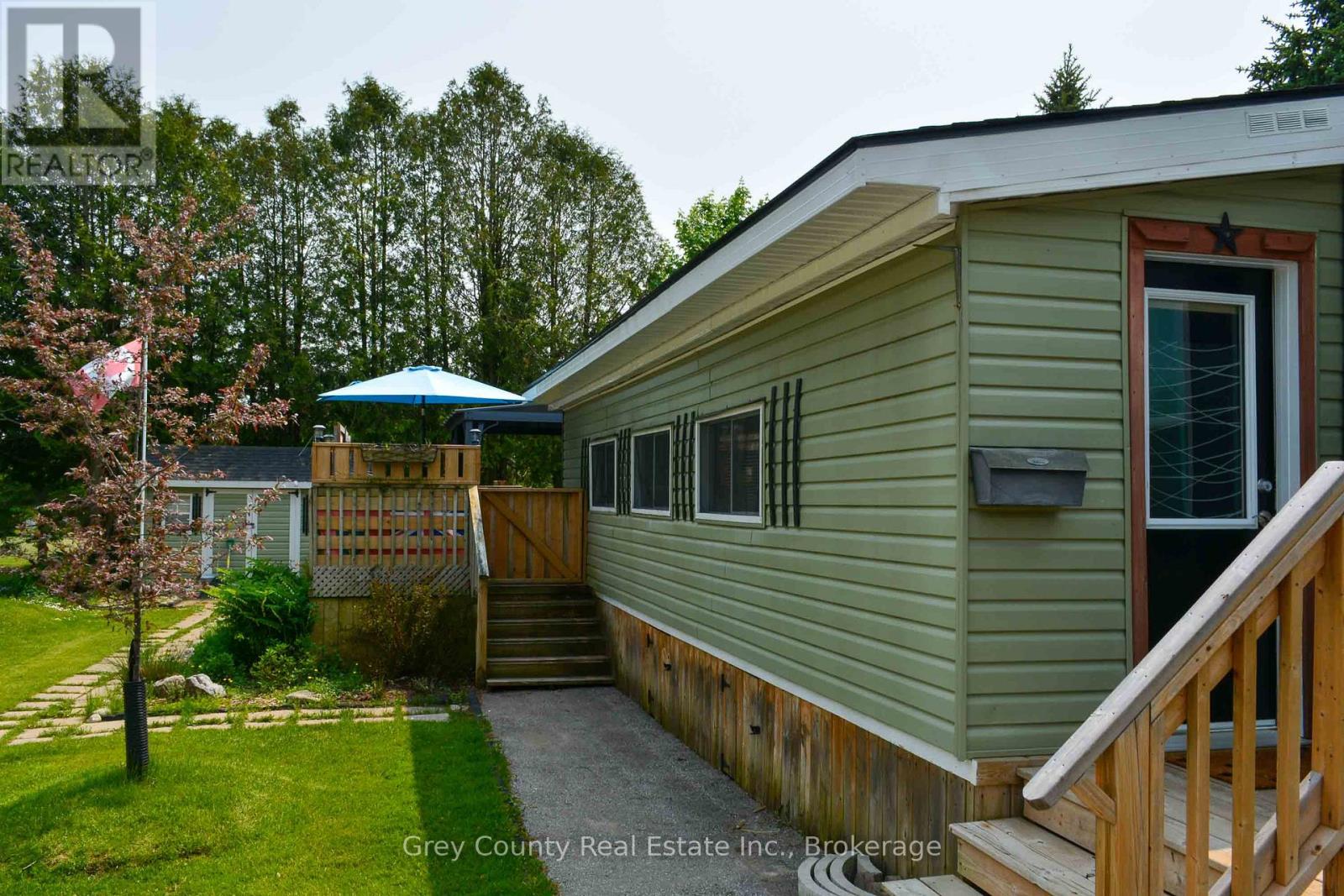 79 Sussex Square, Georgian Bluffs, Ontario  N4K 5N5 - Photo 4 - X12203599