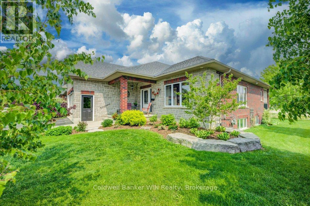 430 King Street E, Wellington North, Ontario  N0G 2L2 - Photo 2 - X12203730