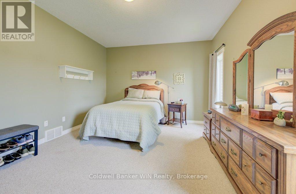 430 King Street E, Wellington North, Ontario  N0G 2L2 - Photo 23 - X12203730