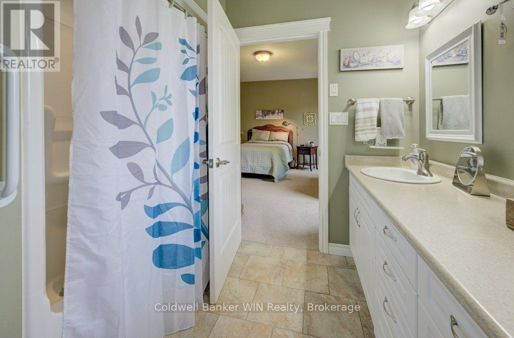 430 King Street E, Wellington North, Ontario  N0G 2L2 - Photo 25 - X12203730