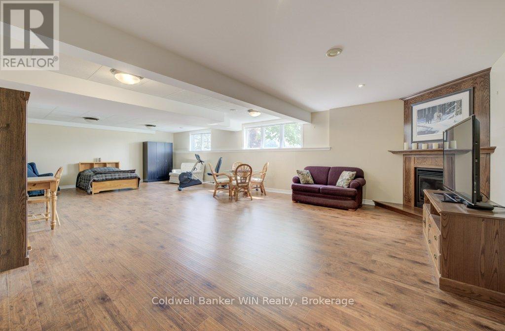 430 King Street E, Wellington North, Ontario  N0G 2L2 - Photo 27 - X12203730
