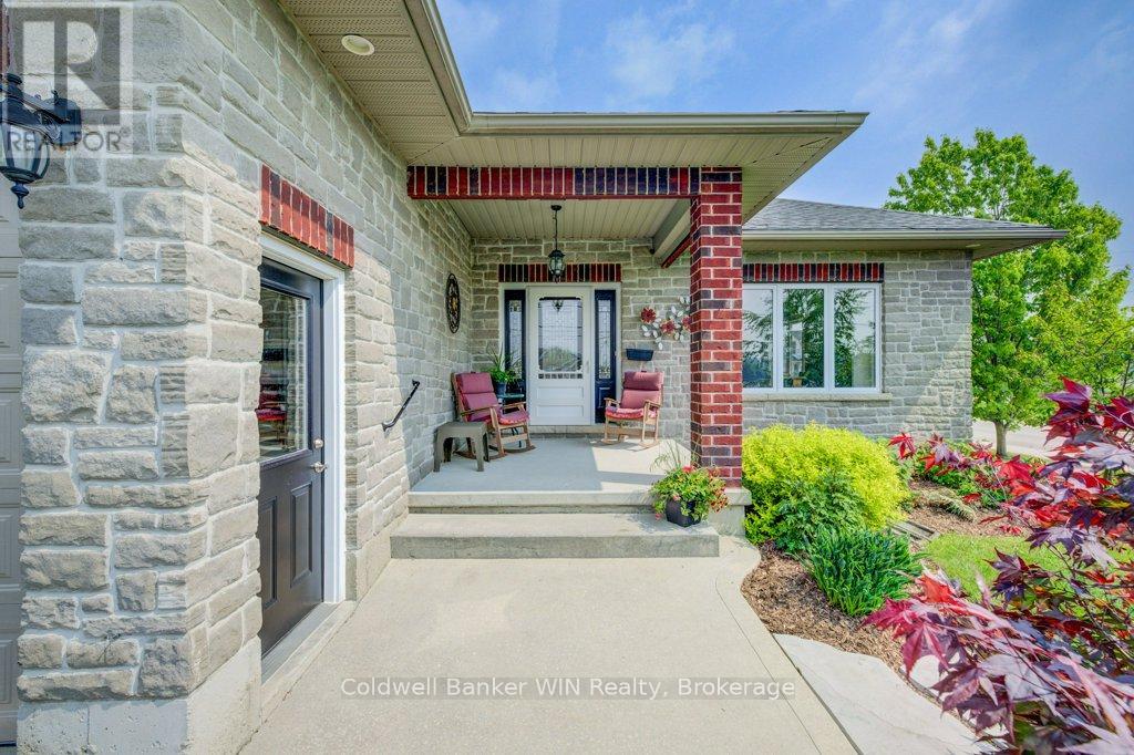 430 King Street E, Wellington North, Ontario  N0G 2L2 - Photo 3 - X12203730