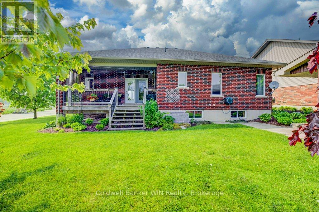 430 King Street E, Wellington North, Ontario  N0G 2L2 - Photo 32 - X12203730