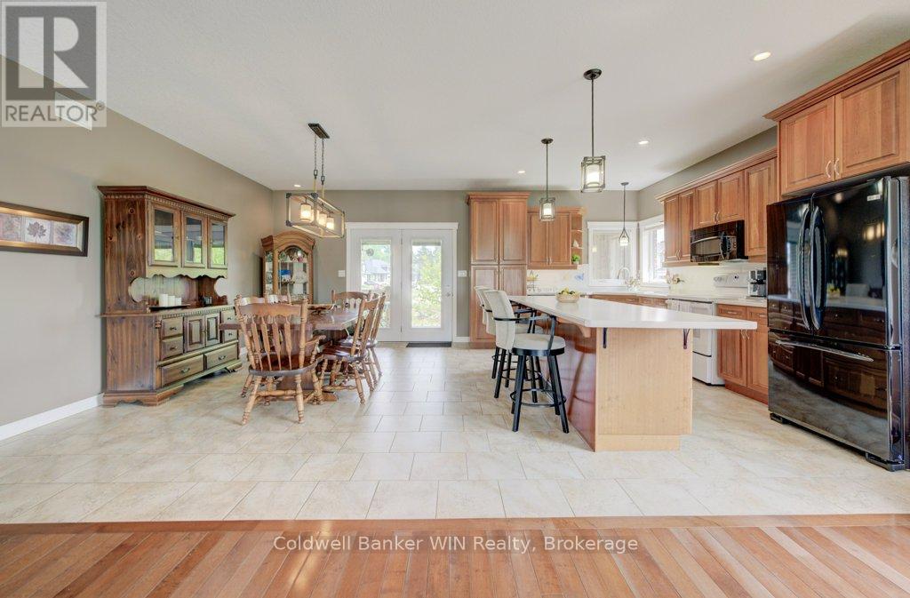 430 King Street E, Wellington North, Ontario  N0G 2L2 - Photo 5 - X12203730