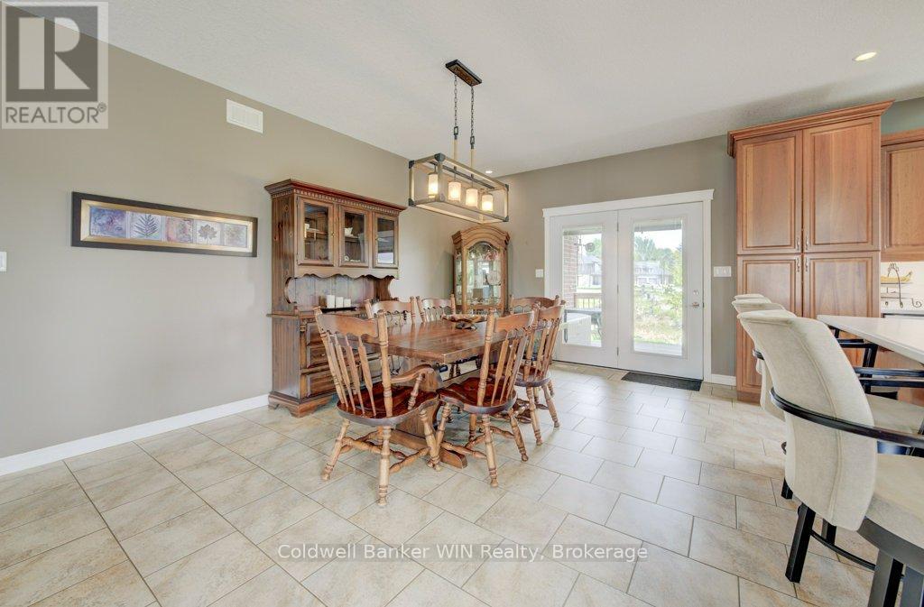 430 King Street E, Wellington North, Ontario  N0G 2L2 - Photo 6 - X12203730