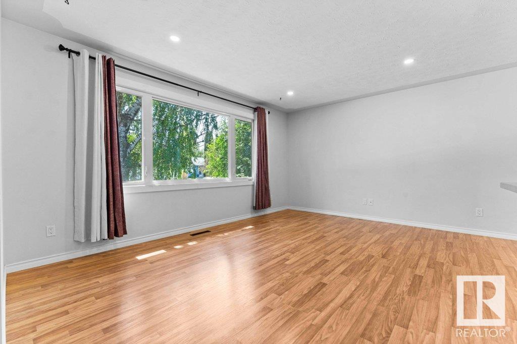 12916 136 Av Nw, Edmonton, Alberta  T5L 4B1 - Photo 3 - E4440983