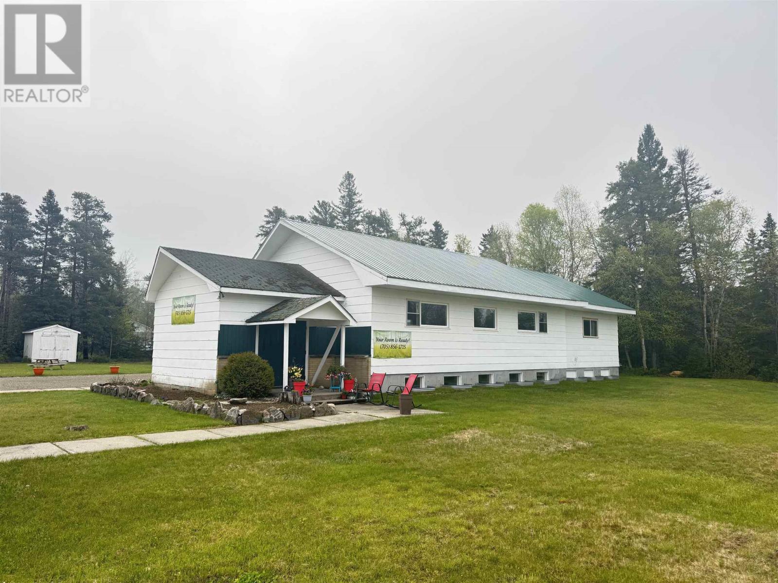 323 Hardy Ave, Wawa, Ontario  P0S 1K0 - Photo 3 - SM251447