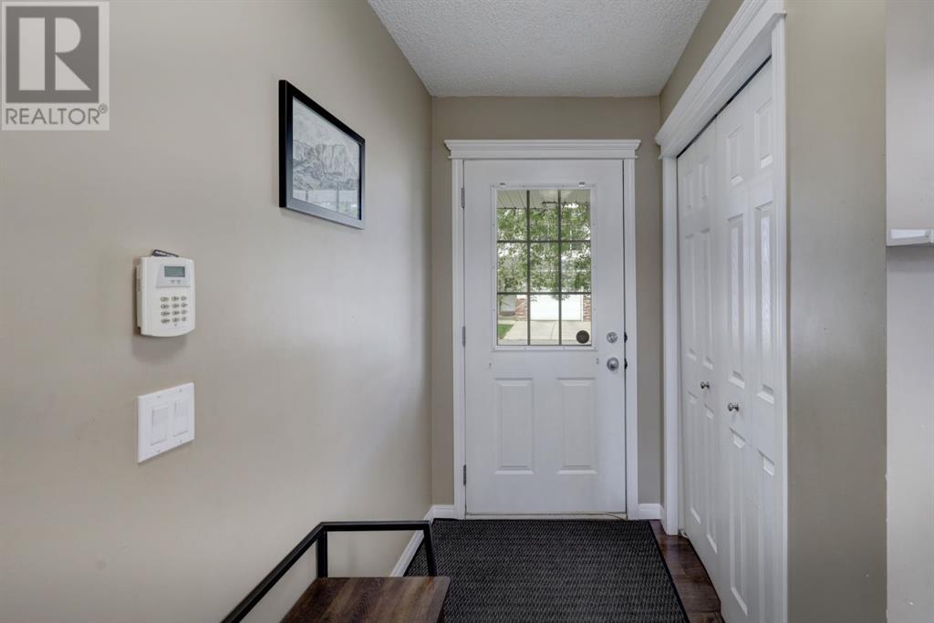82 Country Hills Cove Nw, Calgary, Alberta  T3K 5G8 - Photo 3 - A2222677