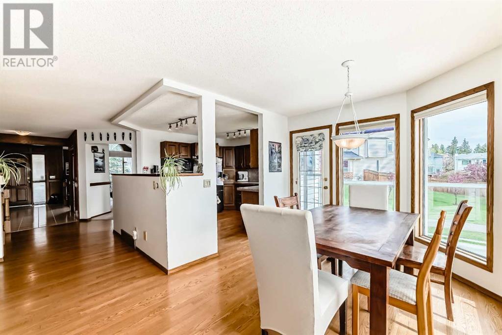 242 Hawkdale Bay Nw, Calgary, Alberta  T3G 3L3 - Photo 11 - A2222995