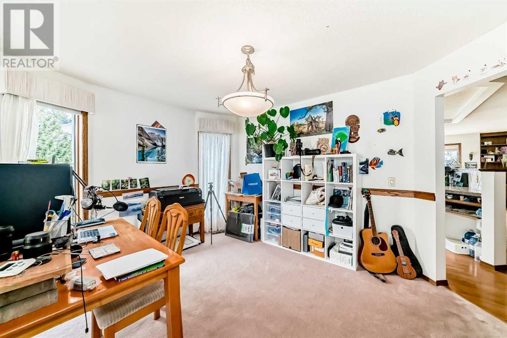 242 Hawkdale Bay Nw, Calgary, Alberta  T3G 3L3 - Photo 17 - A2222995