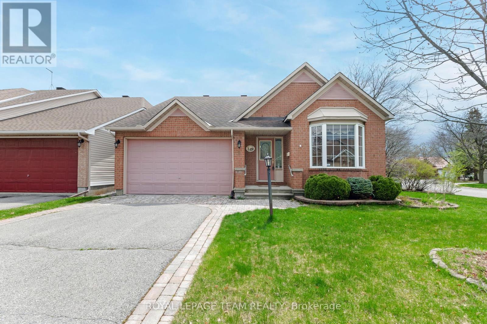 8 WINDCHIME CRESCENT, Ottawa, Ontario