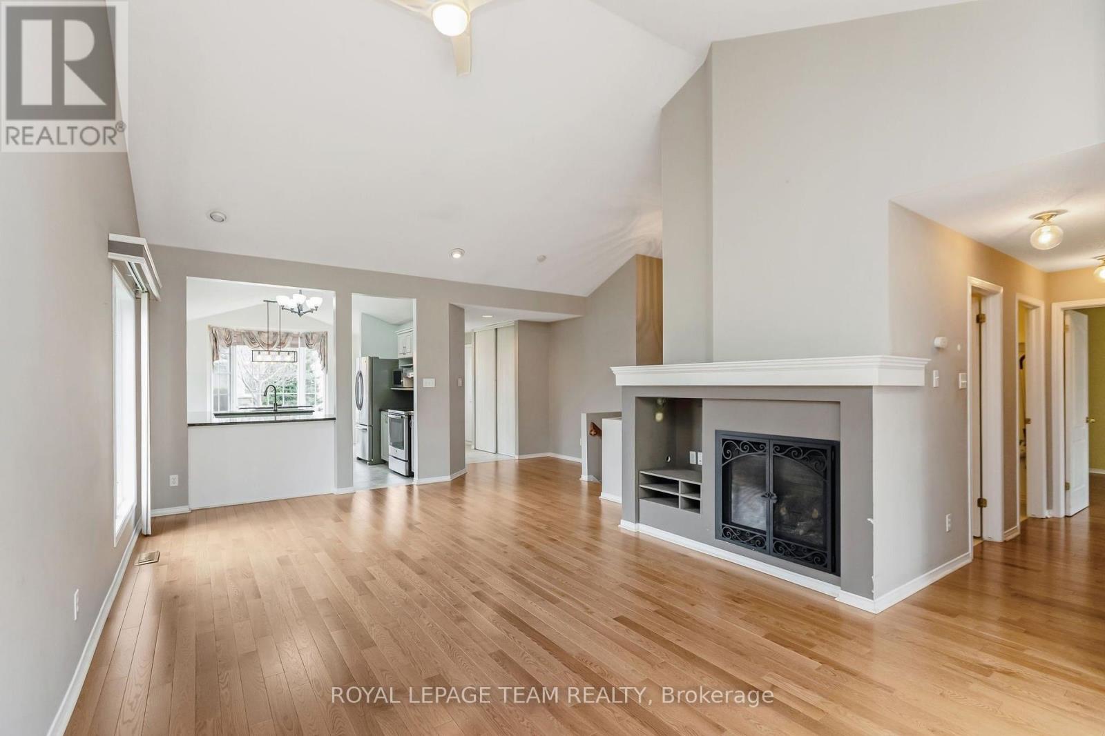 8 Windchime Crescent, Ottawa, Ontario  K2G 6J3 - Photo 7 - X12203646