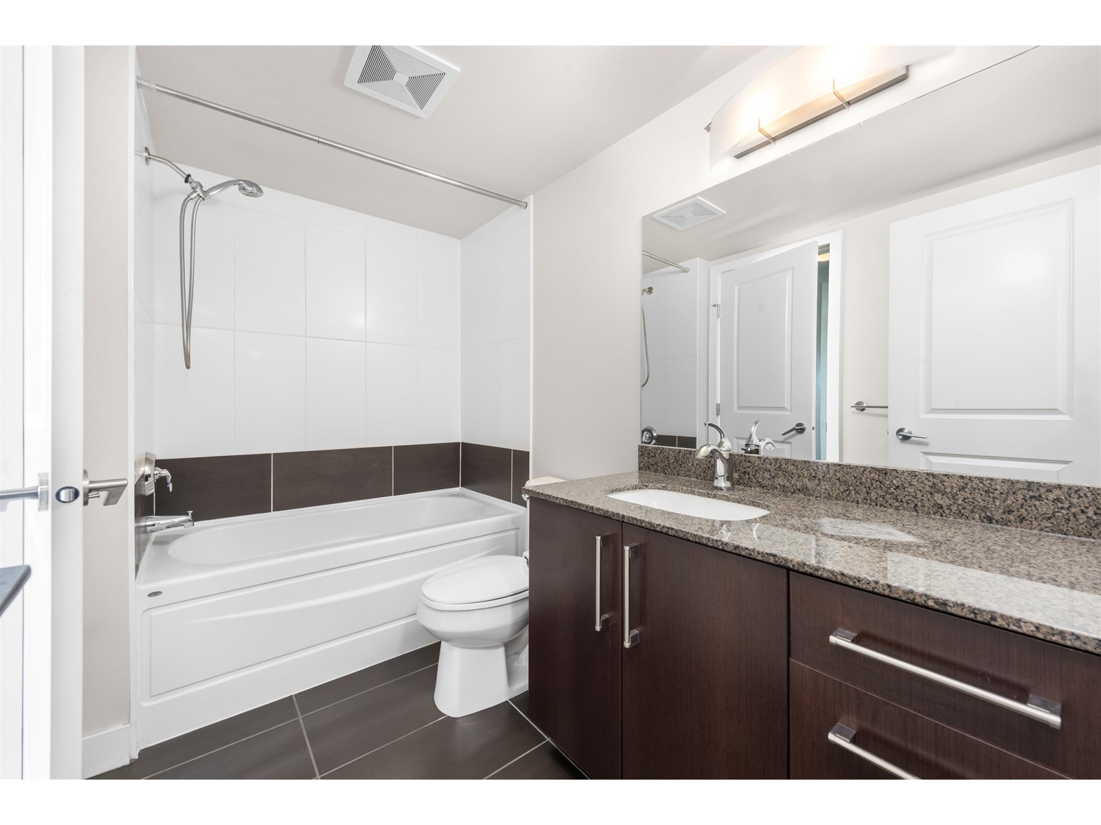 307 15795 Croydon Drive, Surrey, British Columbia  V3Z 2L6 - Photo 10 - R3012390