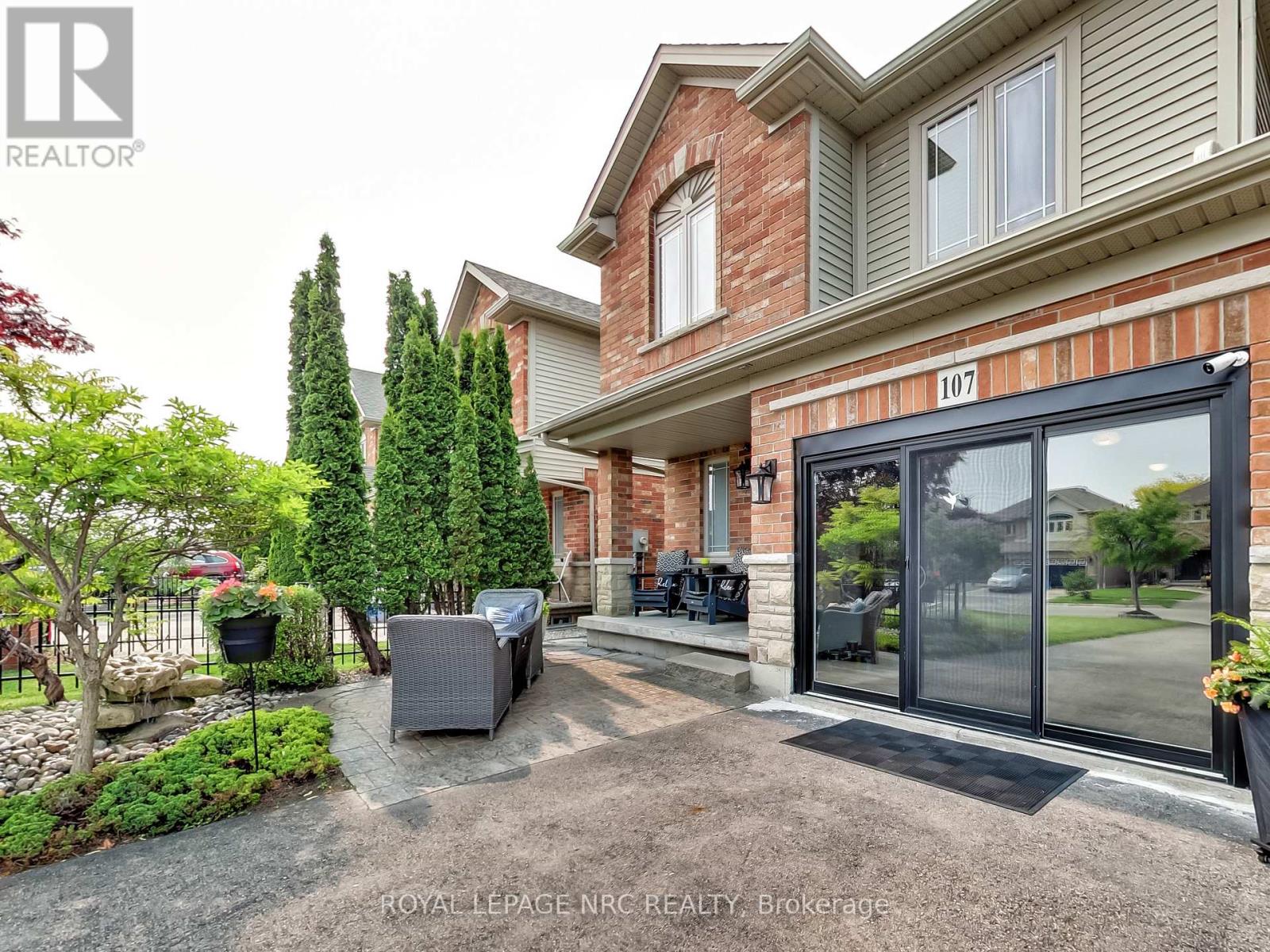 107 Sumner Crescent, Grimsby (Grimsby Beach), Ontario  L3M 0B4 - Photo 3 - X12203593