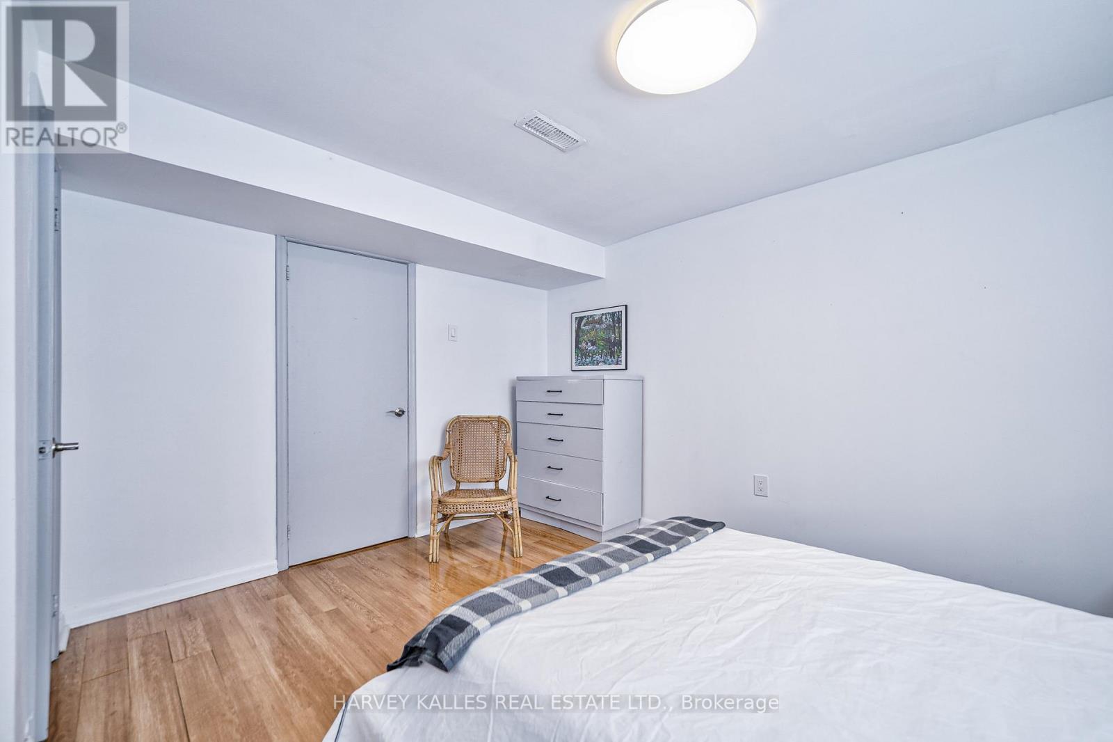 Lower - 215 Searle Avenue, Toronto, Ontario  M3H 4B6 - Photo 8 - C12185403