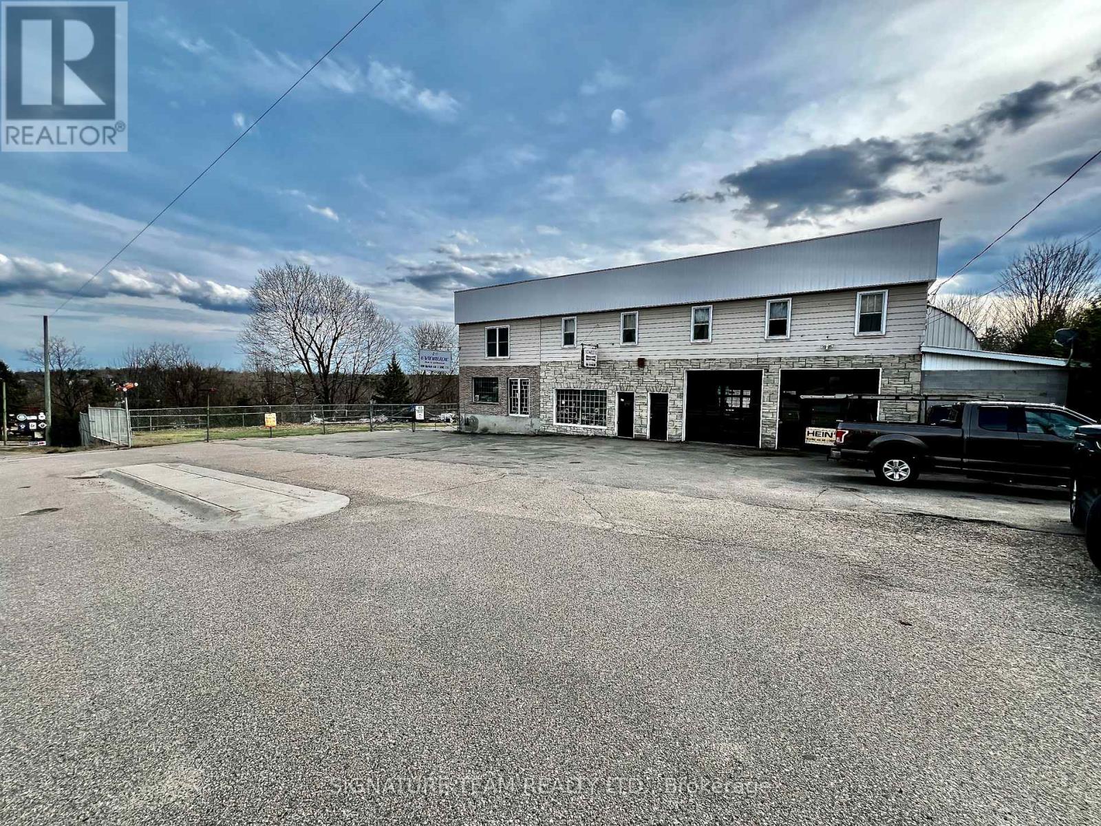 292 Bonnechere Street W, Bonnechere Valley, Ontario  K0J 1T0 - Photo 36 - X12105562