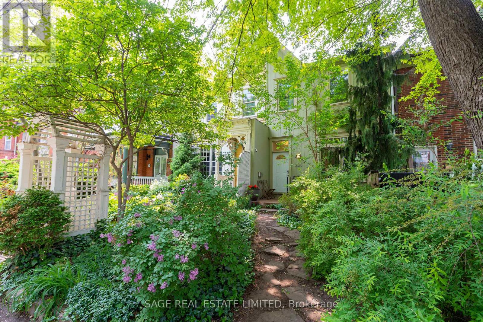 204 BERKELEY STREET, Toronto, Ontario