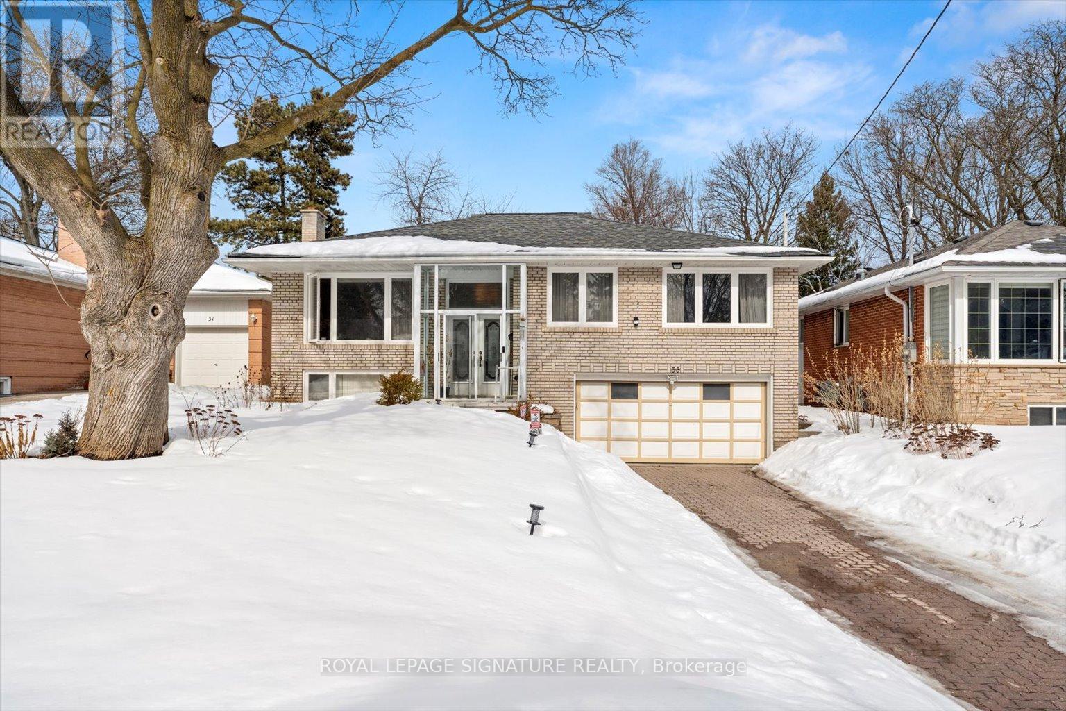 Upper - 33 Sumner Heights, Toronto, Ontario  M2K 1Y2 - Photo 1 - C12203618